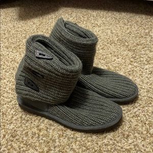 Bearpaw Gray knit boots